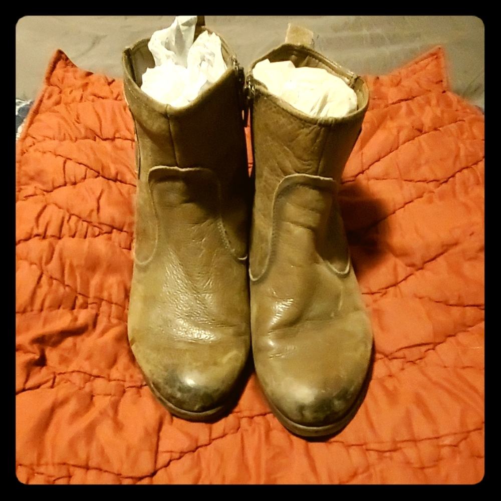 Brown Earth ankle boots 8.5